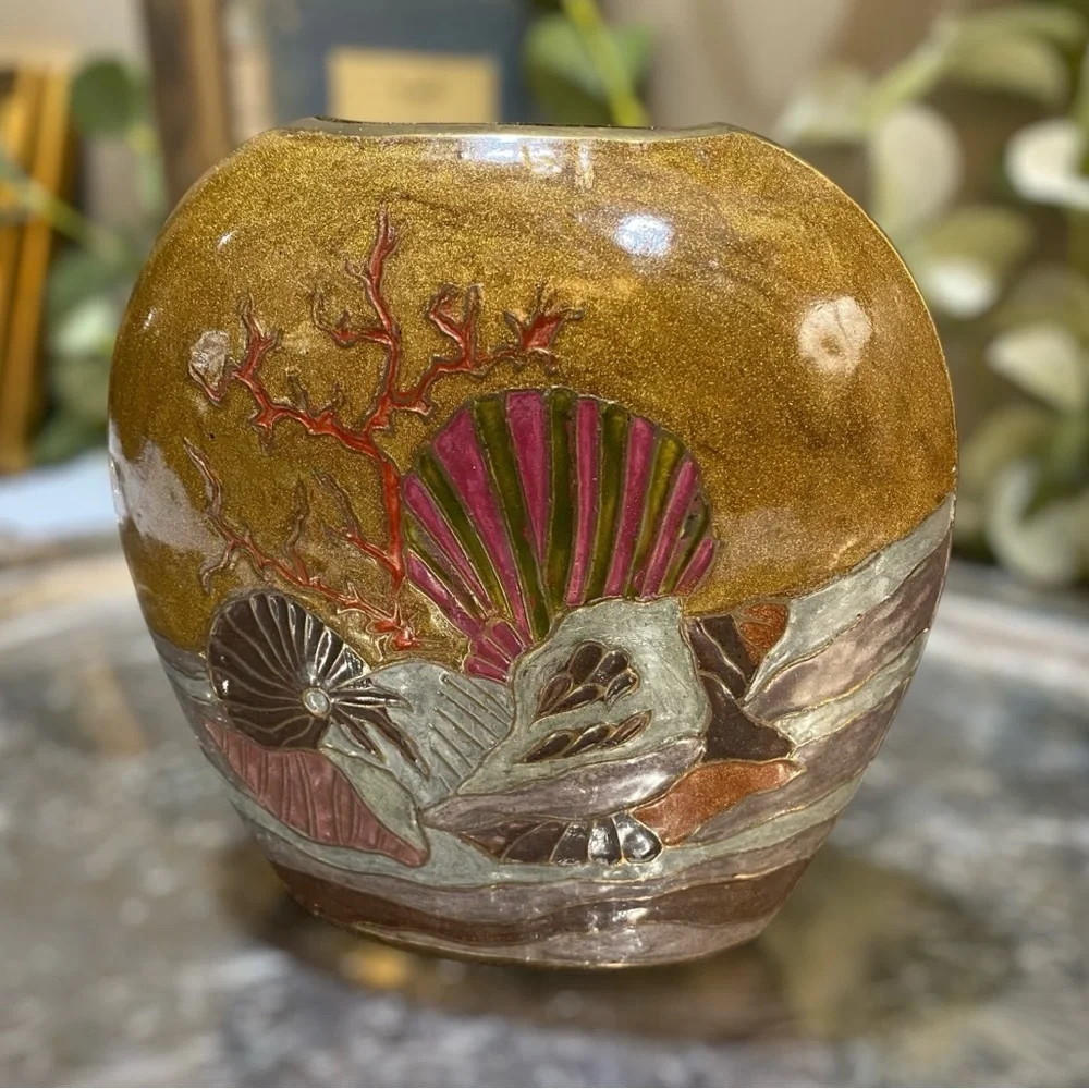 Vintage Cloisonne Enameled Solid Brass Vase Shell Coral Design - Picture 2 of 10